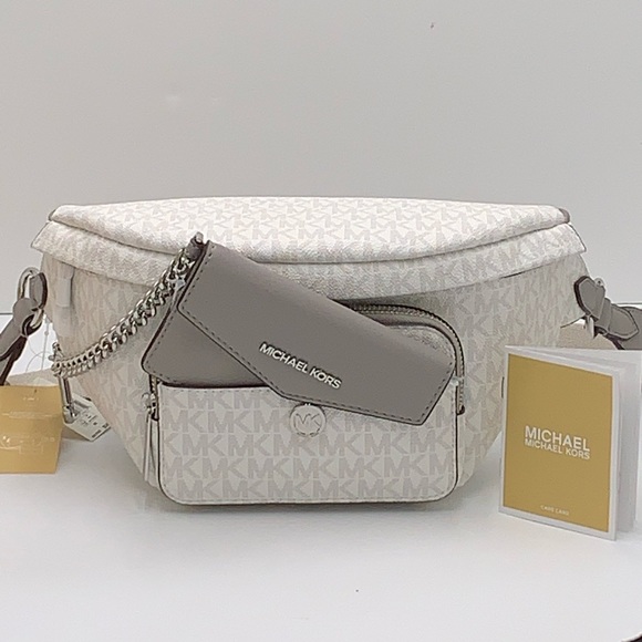 MICHAEL KORS
Maisie Large Logo 2-in-1 Sling Pack
Optic White/Silver 
NWT - Picture 12 of 16
